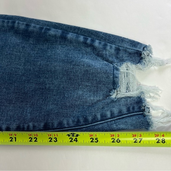 MAURICES Women’s Blue Jeans Sz Large (10-12) High-Rise Shark Bite Frayed Leg - Picture 12 of 13
